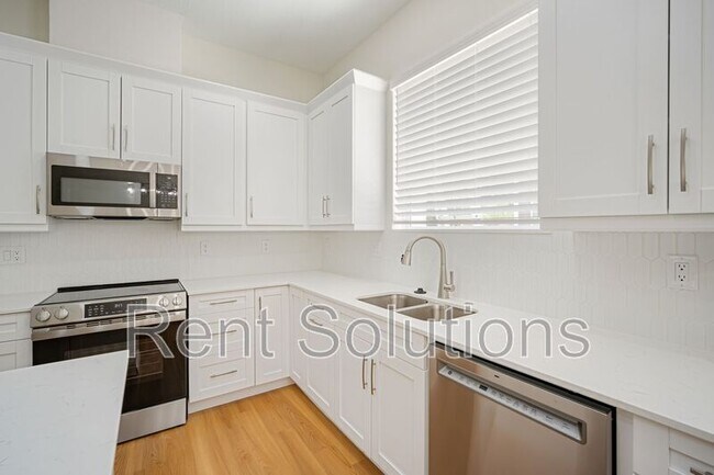 Building Photo - 13612 N 22nd St