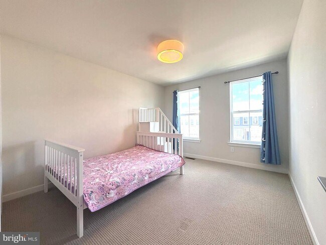 Building Photo - 113 Wynstone Ct