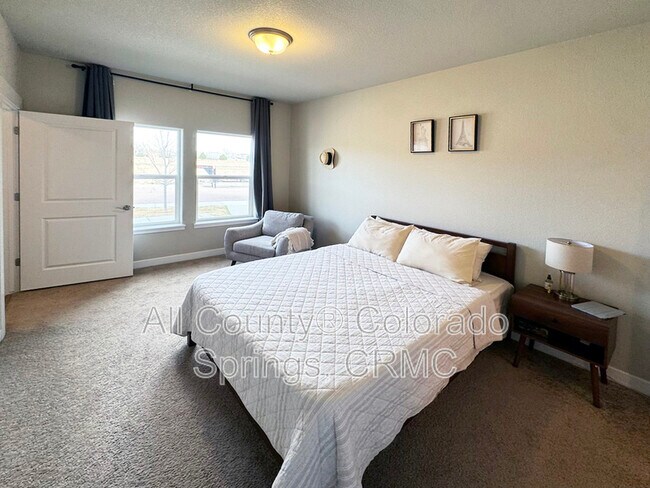 Building Photo - 6755 Carriage Meadows Dr