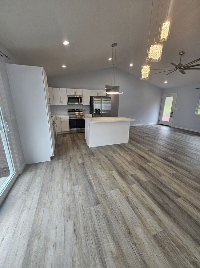 Building Photo - Beautifully NEW Home in Volcano