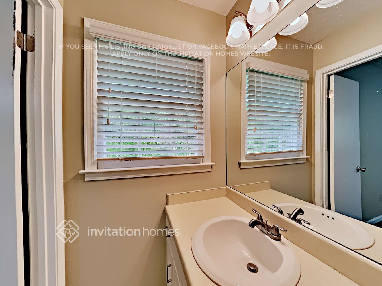 Building Photo - 3248 Mountain Hollow Dr