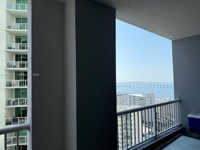 Building Photo - 170 SE 14th St