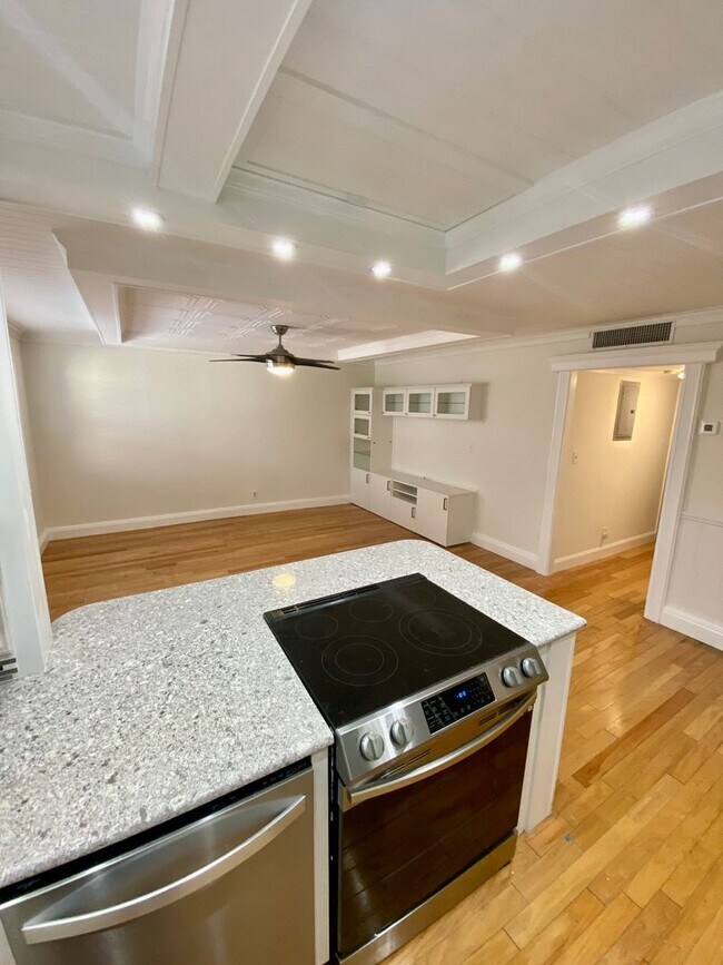 Building Photo - Great Condo in Pompano Beach Just West of ...