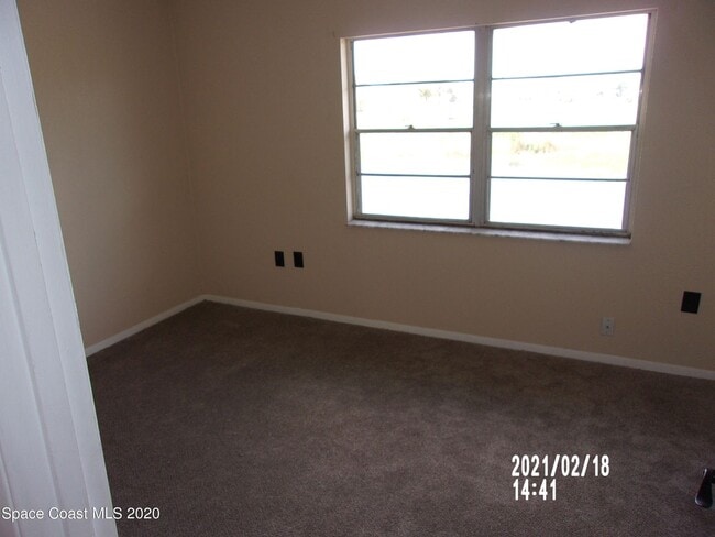 Building Photo - 2170 Knox McRae Dr