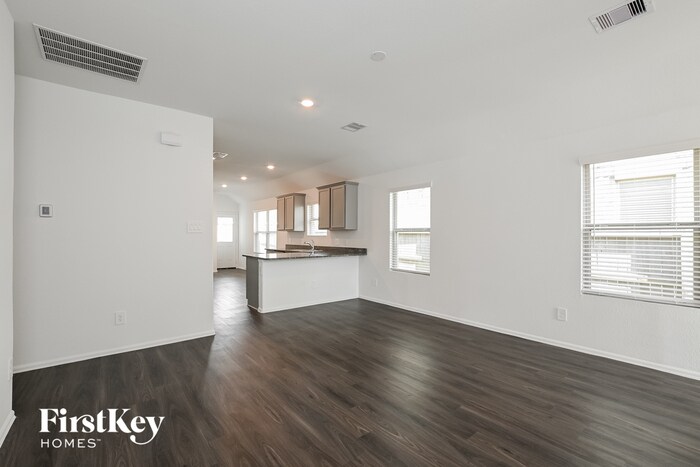 Building Photo - 18430 Summit Ranch Dr