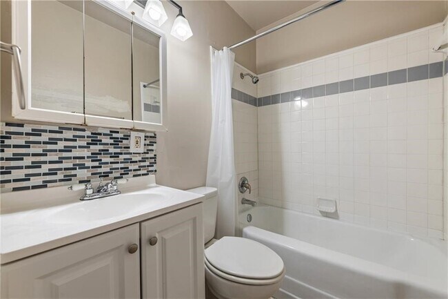 Building Photo - 2201 Cr 320