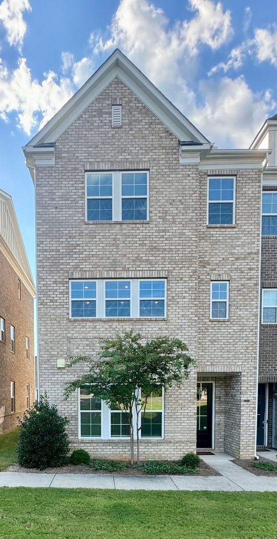 Beautiful 3BR/3.5BA Townhome in Rea Farms 7937 Reunion Row Dr