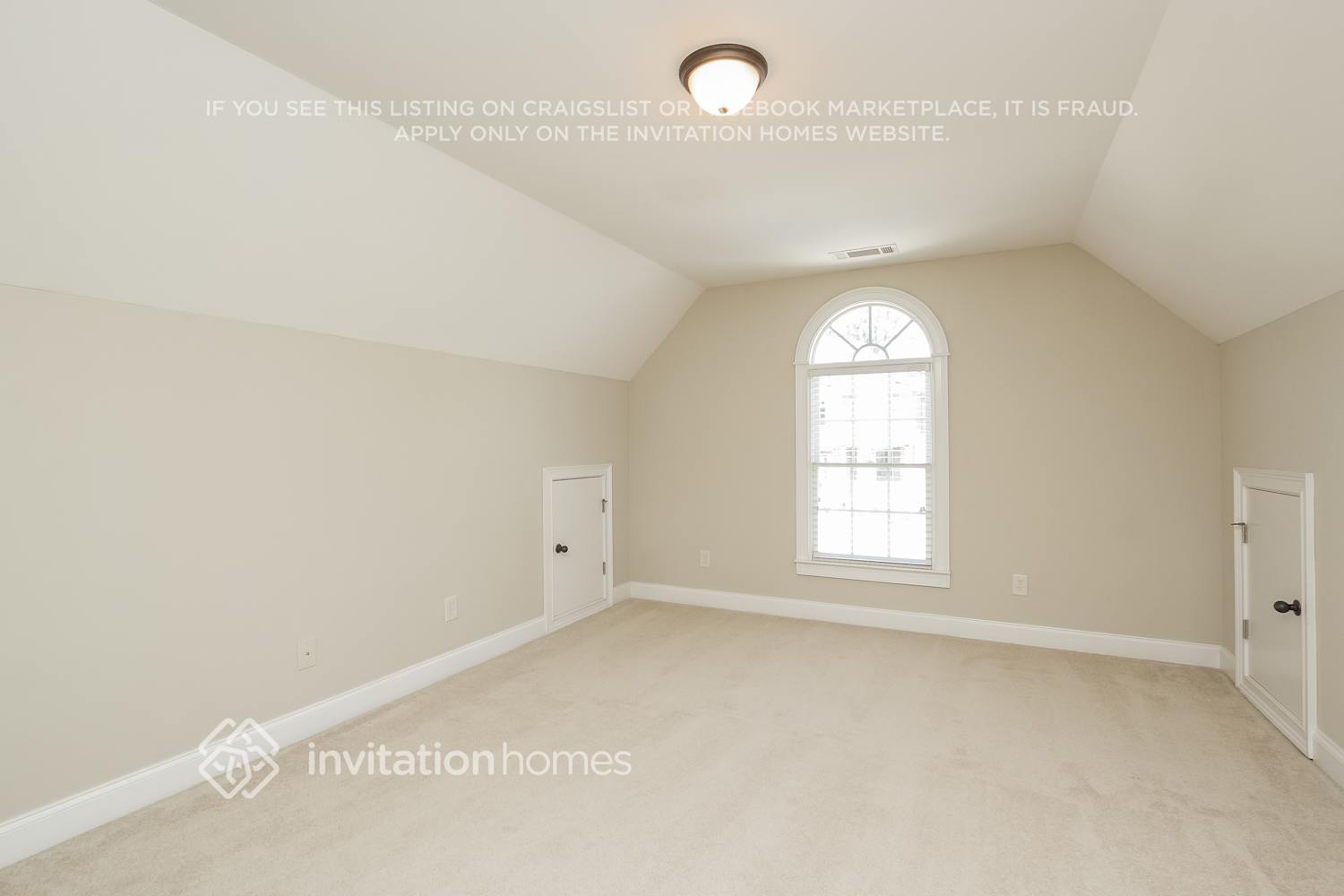 Building Photo - 114 Silver Top Dr SE