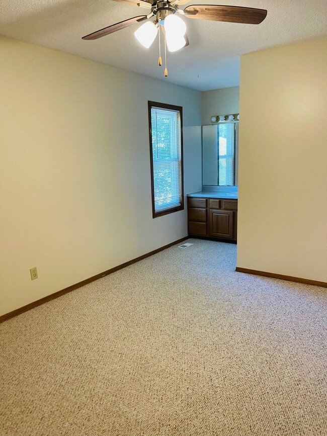 Building Photo - Beautiful, Spacious Single Family Home
