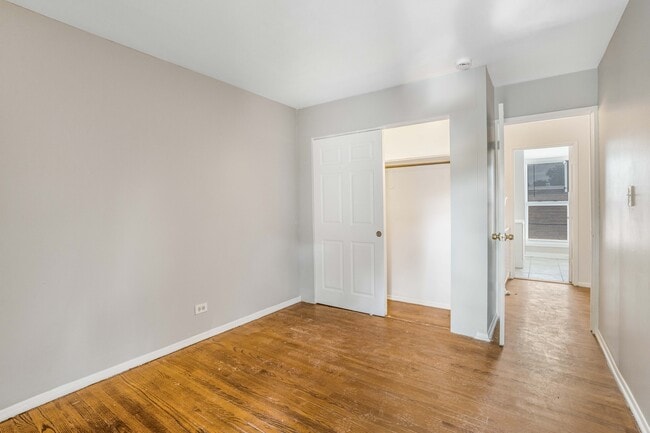 Building Photo - 11526 S Racine Ave