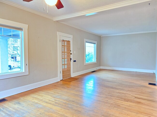 Building Photo - 4631 SE Clinton St