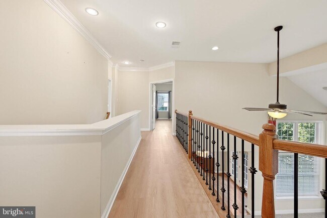 Building Photo - 43725 Red House Dr