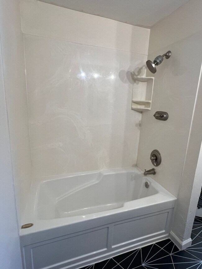 Building Photo - All Utilities Included! Charming 2-Bedroom...