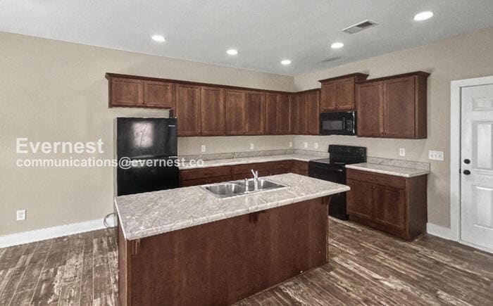 Building Photo - 5860 Cheshire Cove Trail