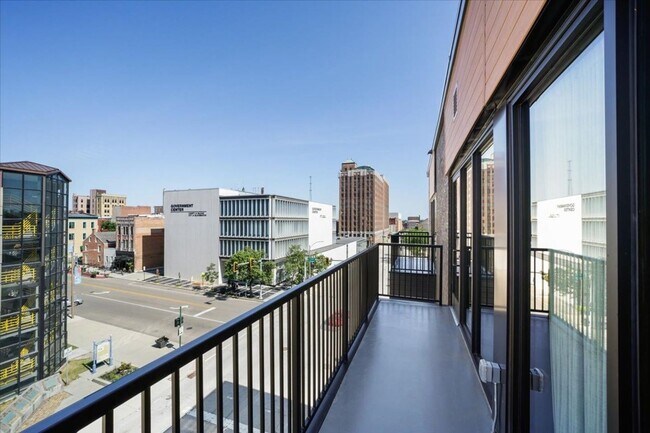 Interior Photo - 201 E Front St