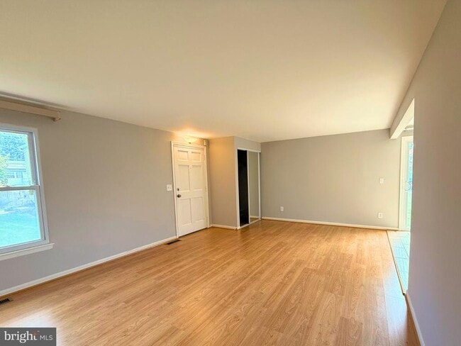 Building Photo - 5 Coliston Rd