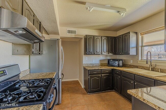 Building Photo - 5717 Saplinas Rd