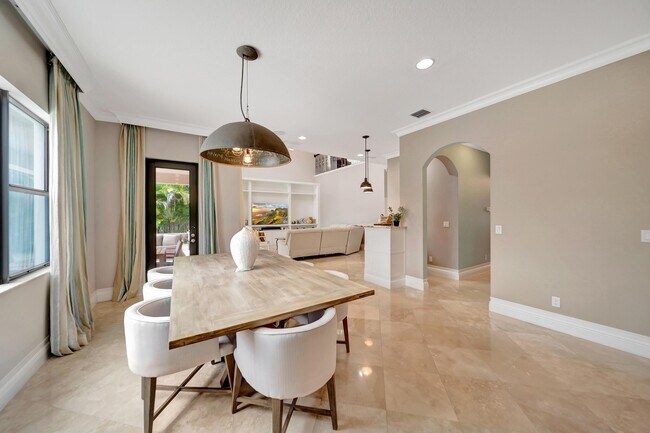 Building Photo - 10302 Sweet Bay Manor
