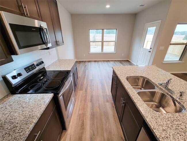 Building Photo - 942 Amesbury Ct
