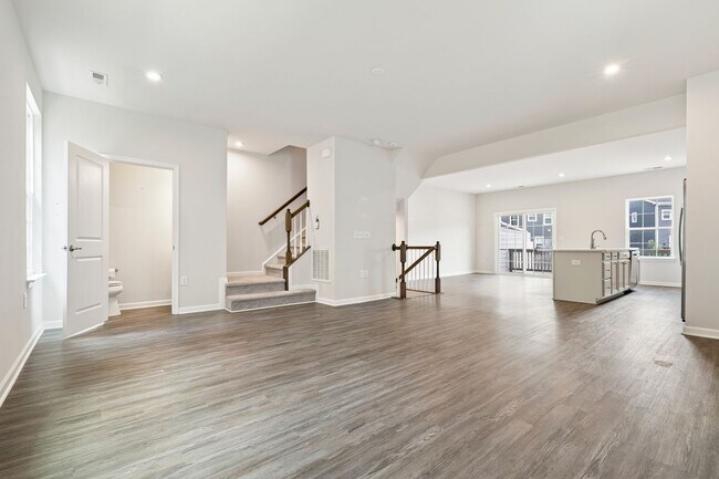 Building Photo - 121 Callowhill Ln