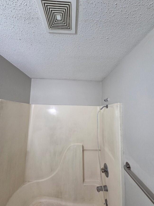 Building Photo - 315 N 1st St