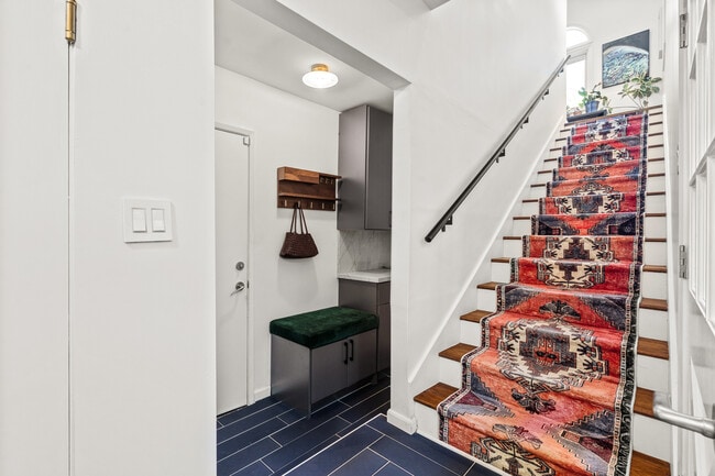 Building Photo - 10275 Oletha Ln