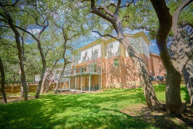Building Photo - Mission Ridge beauty-4 bedroom 3 1/2 bath-...
