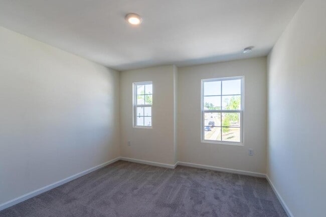 Building Photo - 1204 Grenshaw Dr