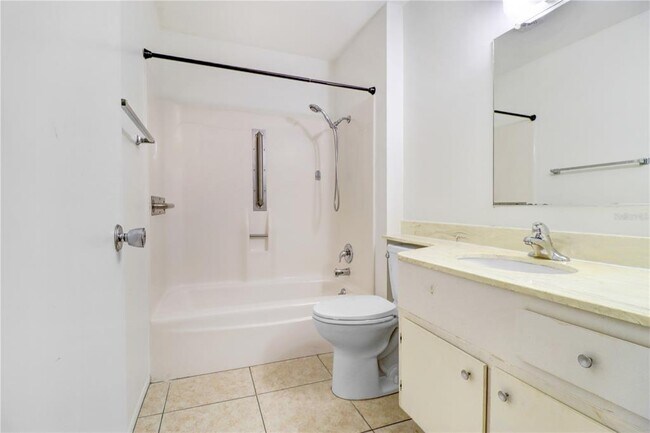 Building Photo - 1309 Warwick Ct