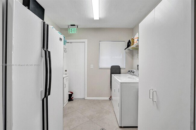 Building Photo - 4233 Van Buren St