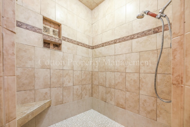 Building Photo - 522 N 25th St