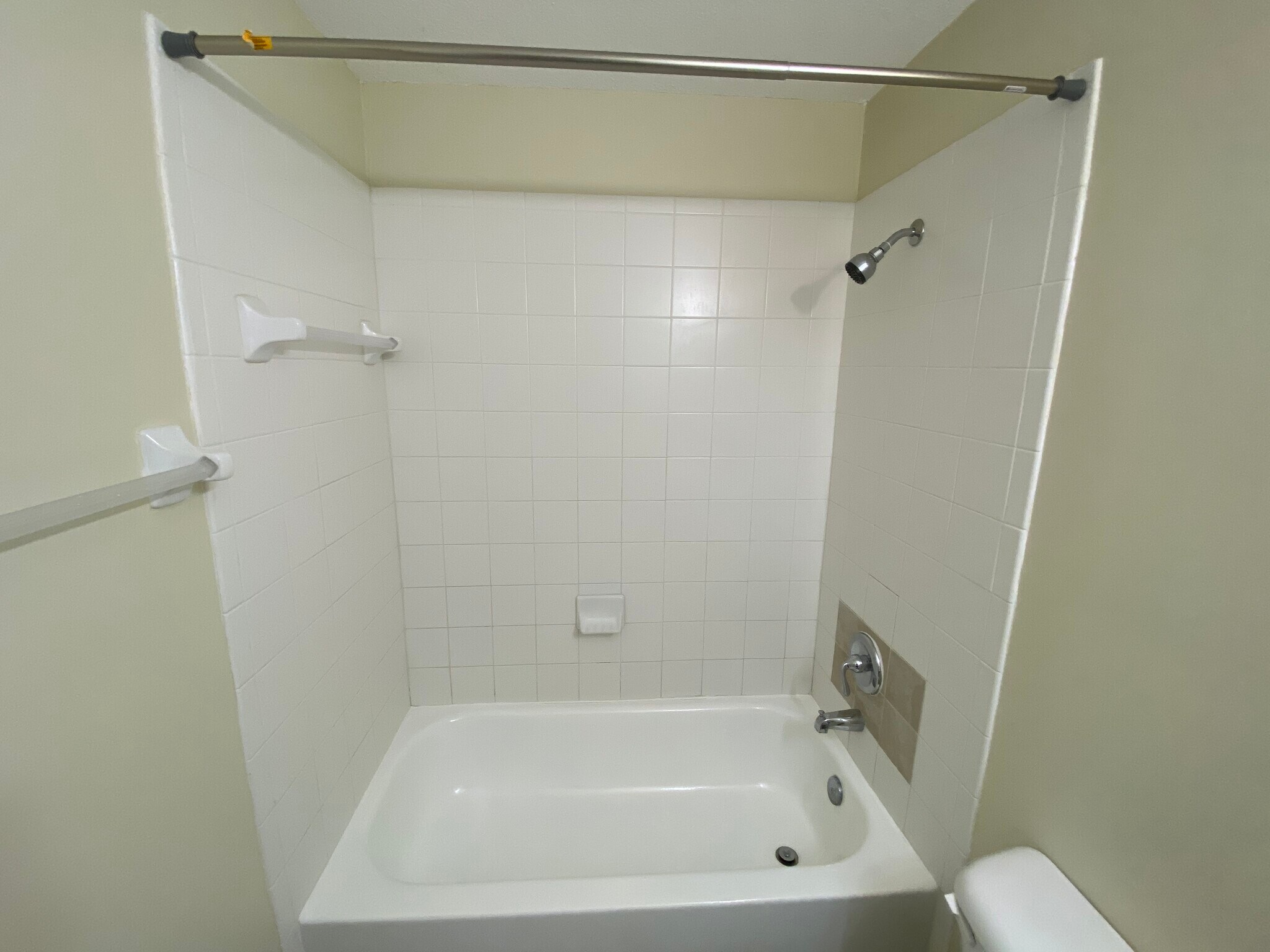 Building Photo - 1320 SE 31st Ct