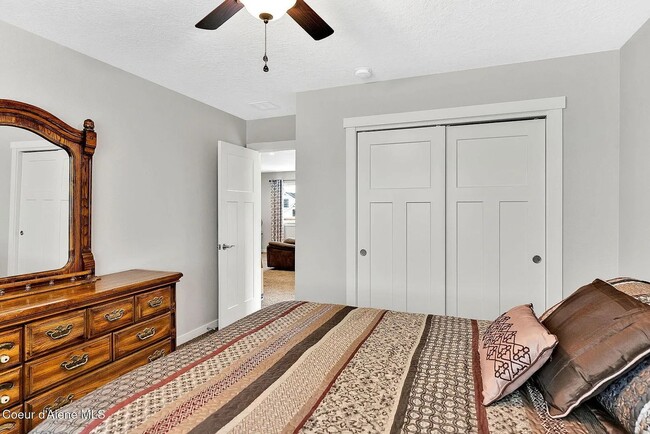 Building Photo - Coeur d'Alene Place – 3 Bed, 2.5 Bath Home...