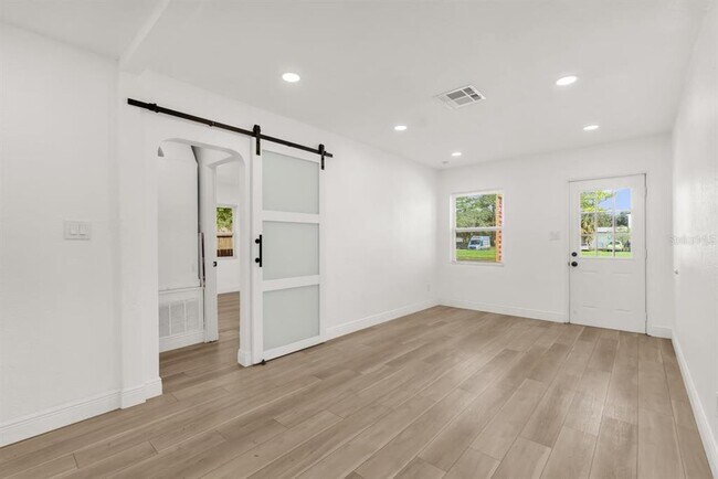 Building Photo - 1260 Seminola Blvd