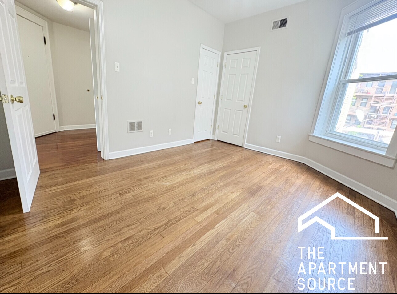 Building Photo - 4011 S Calumet Ave
