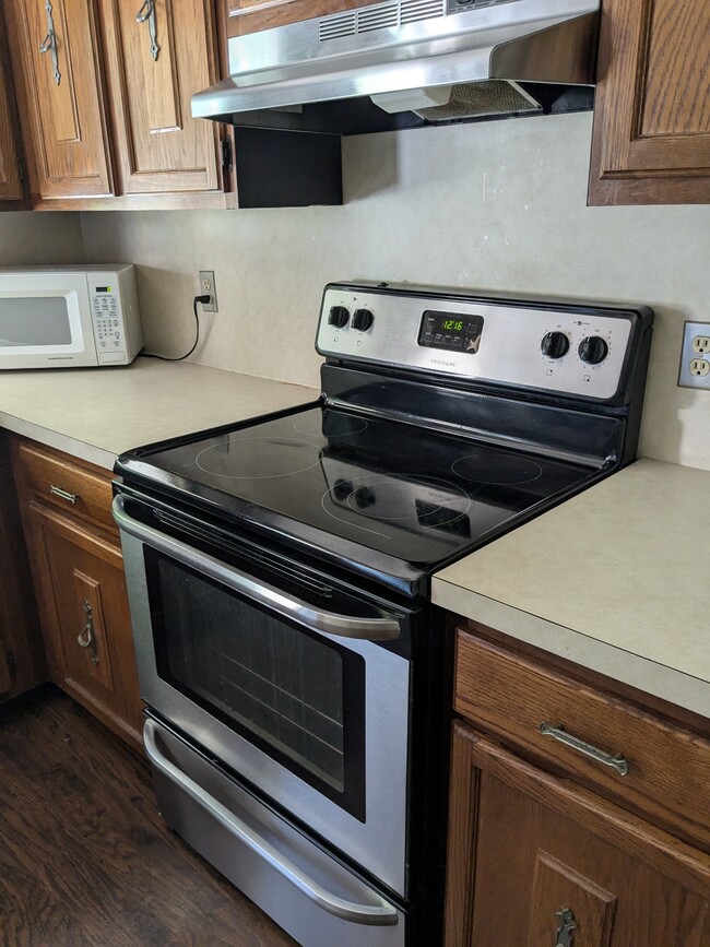 stainless hood and range - 15 Amber Ct