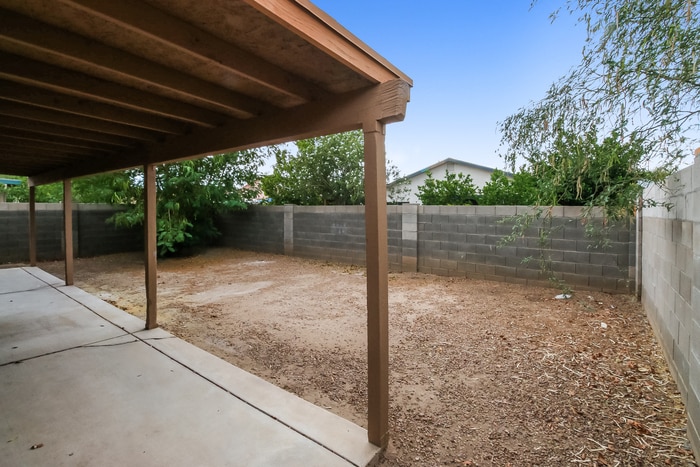 Building Photo - 1610 W Houchin Way