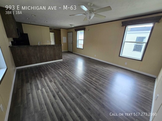 Building Photo - 993 E Michigan Ave