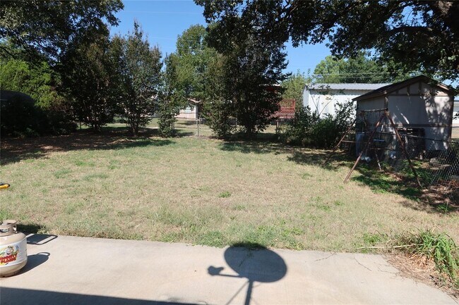 Building Photo - 1410 Sanders St