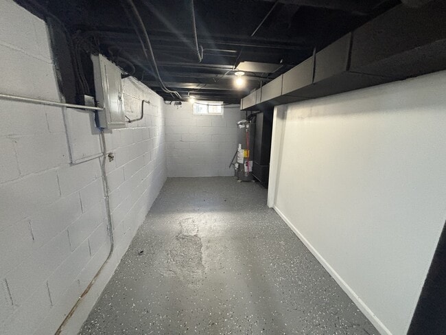 Building Photo - 354 Taney St