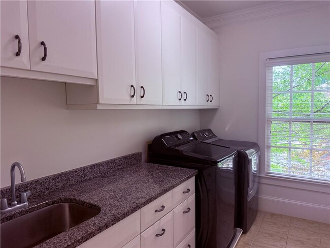Building Photo - 2617 Canterbury Trail