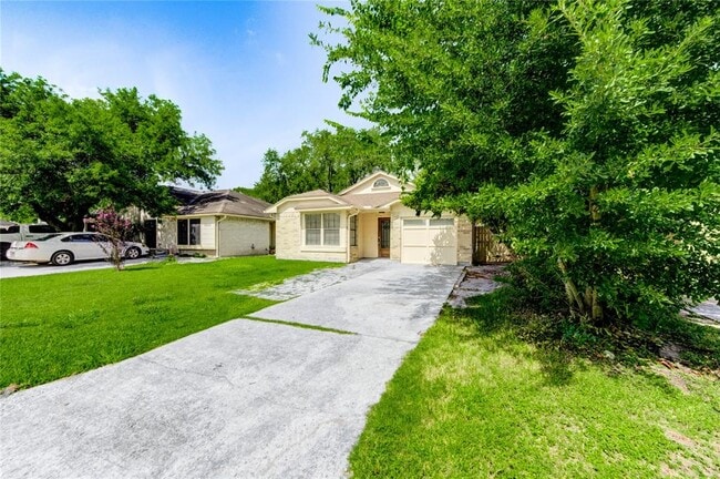 Building Photo - 5207 Beaverhill Dr