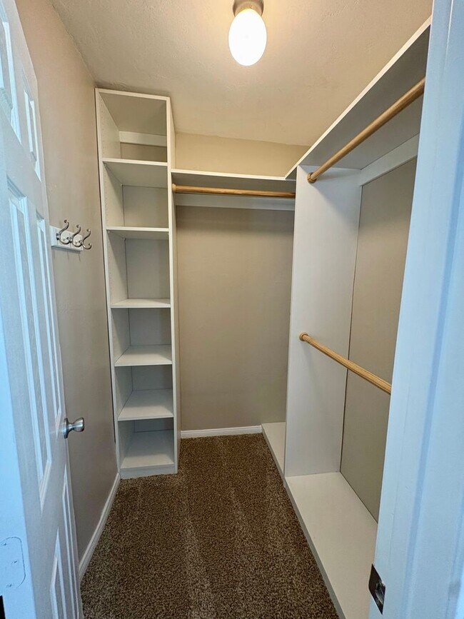 Building Photo - First's Month's Rent FREE with signed 6 or...