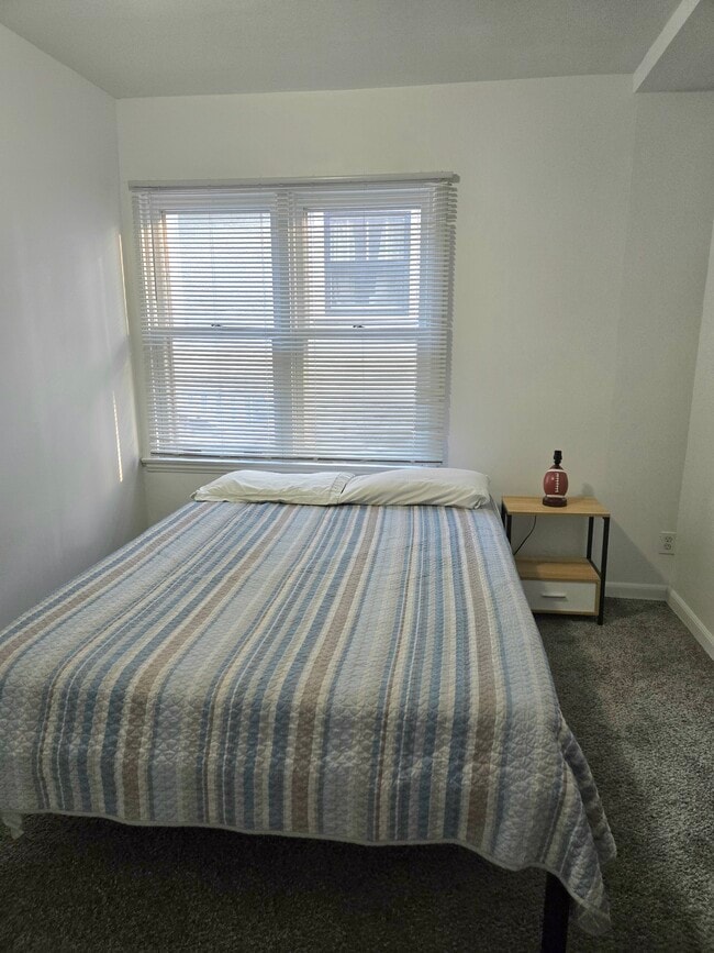 Building Photo - 3913 Thomas Ave N