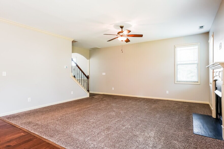 Building Photo - 716 McCarthy Dr