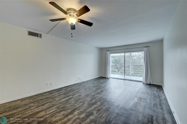 Building Photo - 4401 Martinique Ct