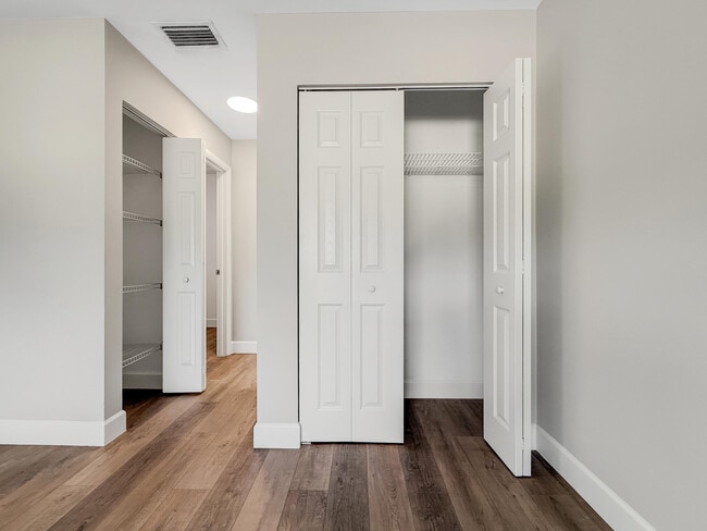 Building Photo - 13586 Sabal Palm Ct