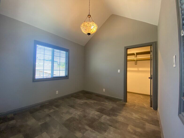 Building Photo - 1714 N Lincoln St