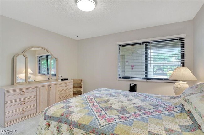 Building Photo - 7406 Lake Breeze Dr