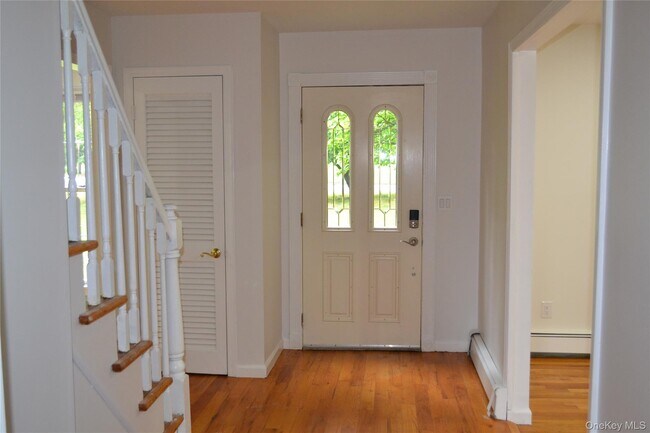 Building Photo - 31 Pond View Dr